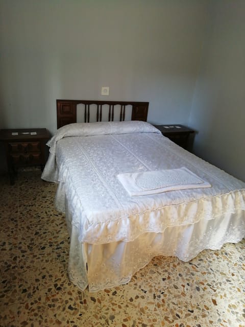 Double Room, Private Bathroom | Iron/ironing board, bed sheets