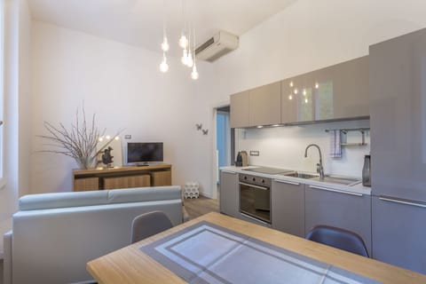 Apartment, 1 Bedroom | In-room dining