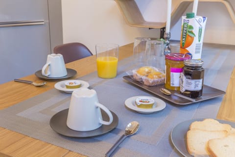 Apartment, 1 Bedroom | In-room dining