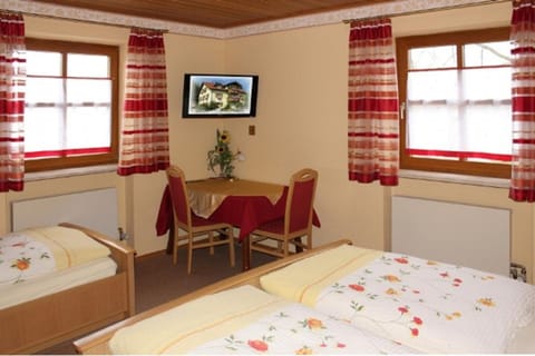 Triple Room, Multiple Beds, Non Smoking | Hypo-allergenic bedding, desk, blackout drapes, free WiFi