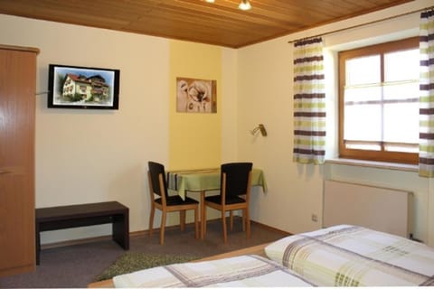 Double Room, 1 Double Bed, Non Smoking | Hypo-allergenic bedding, desk, blackout drapes, free WiFi