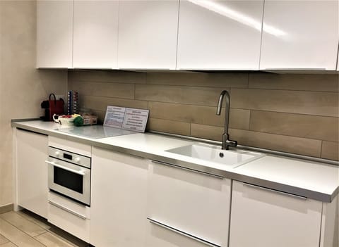 Family Apartment, 1 Bedroom, Hill View (Panorama) | Private kitchen