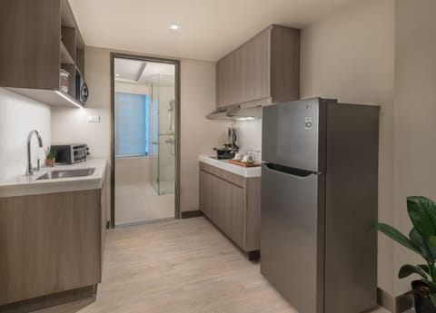 Studio Premier Apartment | In-room safe, desk, laptop workspace, iron/ironing board