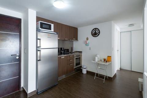 Apartment (Rivadavia) | Private kitchen | Fridge, microwave, oven, stovetop