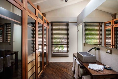 Deluxe Room, Terrace | Bathroom | Shower, towels