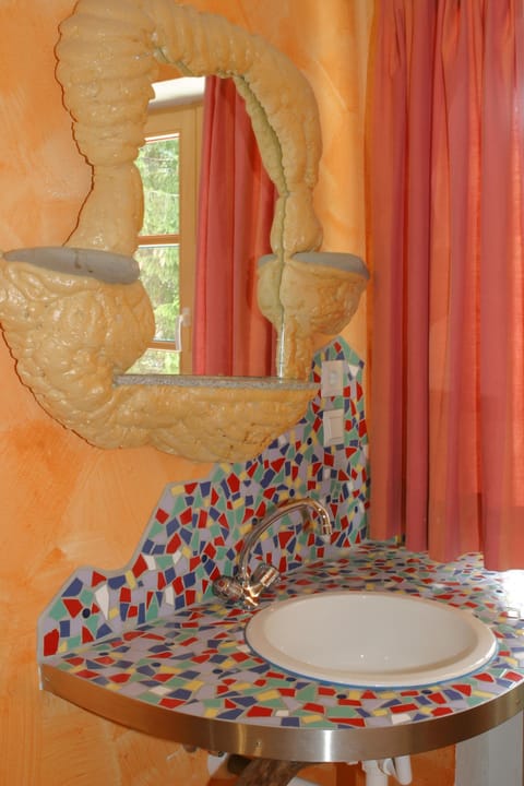 Twin Room, Shared Bathroom | Free WiFi, bed sheets