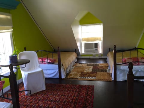 Family Room (Attic) | Soundproofing, rollaway beds, free WiFi, bed sheets