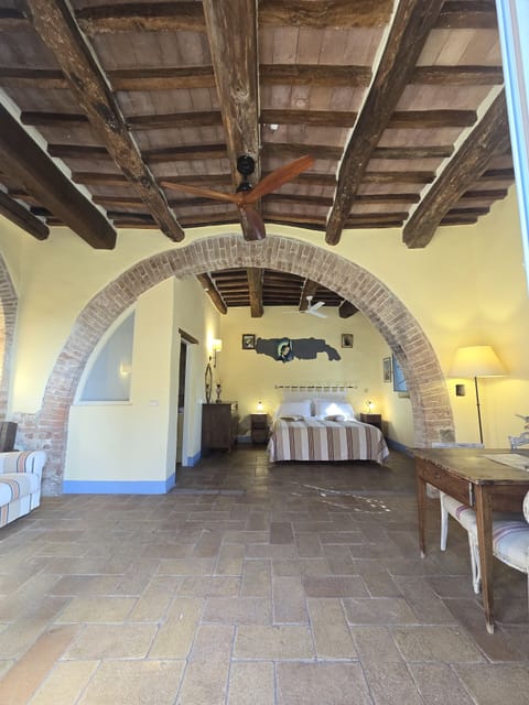 Family Room, Courtyard Area | Hypo-allergenic bedding, in-room safe, individually decorated