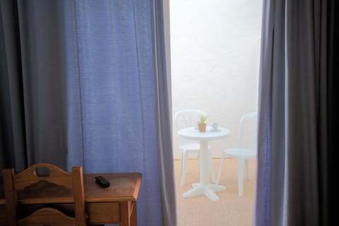 Double Room, Patio | Minibar, desk, free WiFi, bed sheets