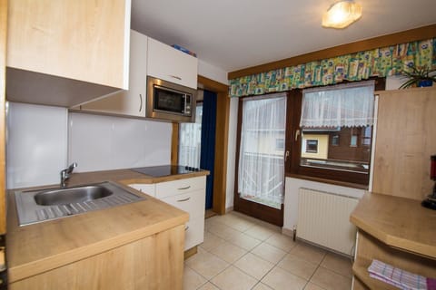 Apartment (Typ D) | Private kitchen | Fridge, microwave, oven, stovetop