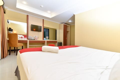 Double Room | Desk, free WiFi, bed sheets