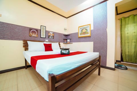 Double Room | Desk, free WiFi, bed sheets