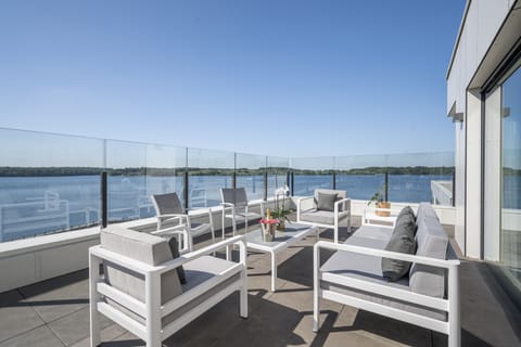 Premium Studio, Terrace, Lake View (Studio) | Terrace/patio