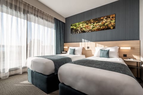 Standard Room, 2 Twin Beds, Garden View | Premium bedding, pillowtop beds, in-room safe, desk