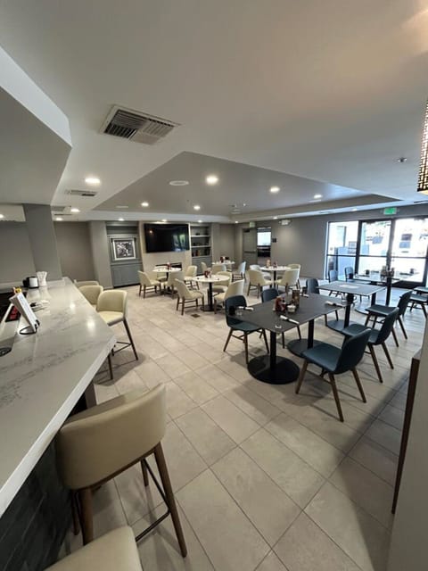 Breakfast served, American cuisine