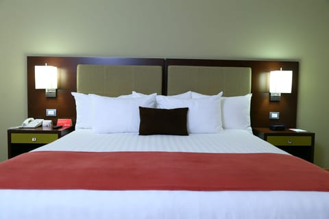 Junior Suite, 1 King Bed | Premium bedding, minibar, in-room safe, desk