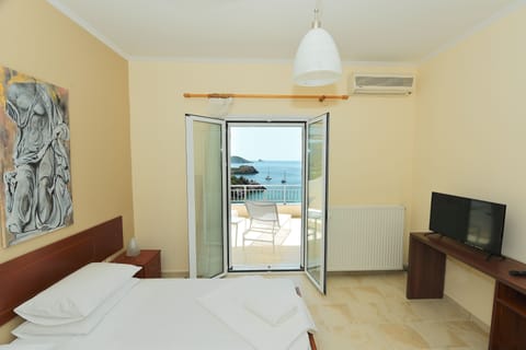 Apartment, 2 Bedrooms, Sea View (01) | 1 bedroom, in-room safe, iron/ironing board, free WiFi