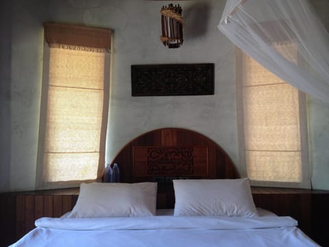 Deluxe Bungalow (Double) | Premium bedding, Select Comfort beds, rollaway beds, free WiFi