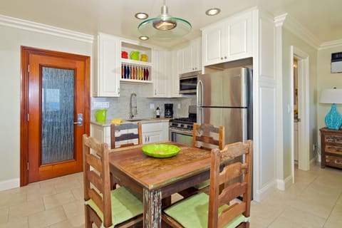 Luxury Suite, Ocean View, Sea Facing | Private kitchen | Fridge, stovetop, coffee/tea maker, cookware/dishes/utensils