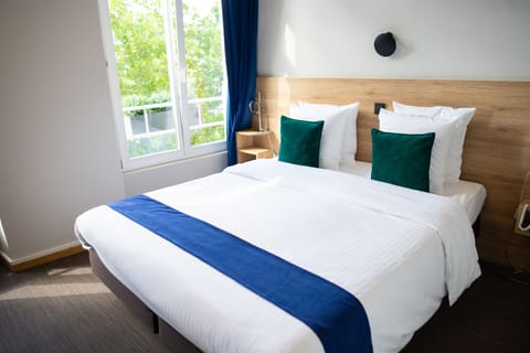 Classic Double Room | Premium bedding, desk, iron/ironing board, free WiFi