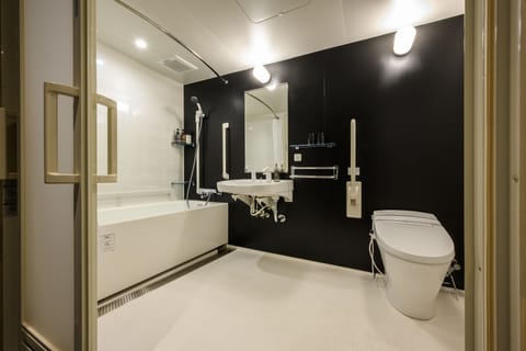 Barrier Free Room | Bathroom | Free toiletries, hair dryer, slippers, electronic bidet