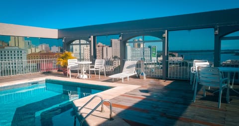 Seasonal outdoor pool, pool umbrellas