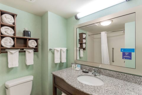 Two Queen Room | Bathroom | Free toiletries, hair dryer, towels