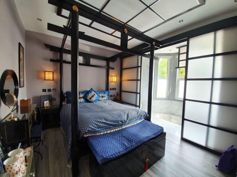 Deluxe Double Room, Ensuite (Samurai) | Soundproofing, iron/ironing board, WiFi