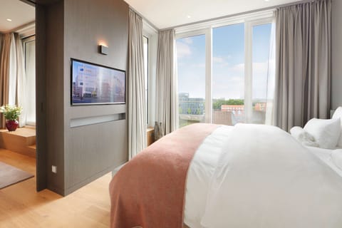 Suite, Balcony | Premium bedding, Select Comfort beds, minibar, in-room safe