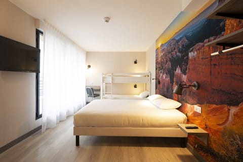 Quadruple Room, Multiple Beds | Individually decorated, individually furnished, blackout drapes