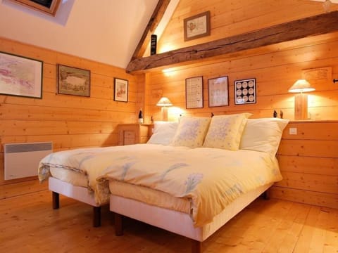 Comfort Twin Room, Private Bathroom (La Loge de Vigne) | Blackout drapes, free WiFi, bed sheets