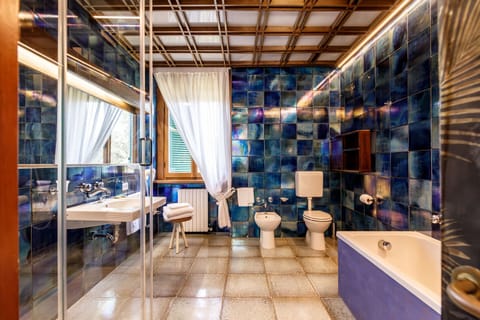 Superior Suite, Balcony, Pool View | Bathroom | Free toiletries, hair dryer, bidet, towels
