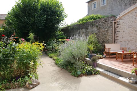 Classic Double Room (Ondine) | Garden view