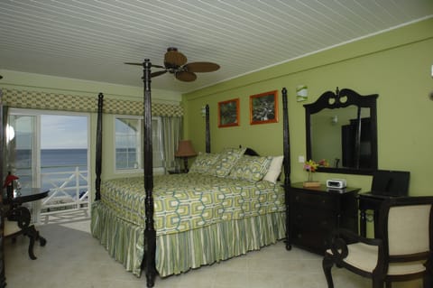 Deluxe Room, 1 King Bed, Ocean View | Select Comfort beds, in-room safe, individually furnished, desk