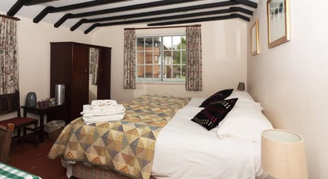 Double or Twin Room | Iron/ironing board, free WiFi, bed sheets