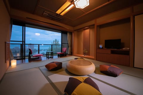 Japanese-Western Style Room with Open-Air Bath | In-room safe, soundproofing, rollaway beds, free WiFi