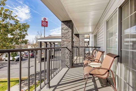 Pillowtop beds, blackout drapes, iron/ironing board