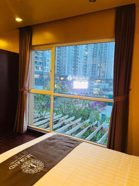 Premium Double Room (Marvelous Room) | Minibar, desk, blackout drapes, soundproofing