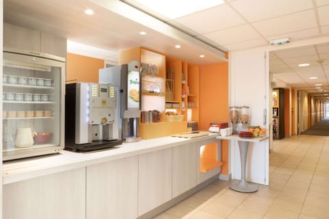 Daily buffet breakfast (EUR 7.20 per person)