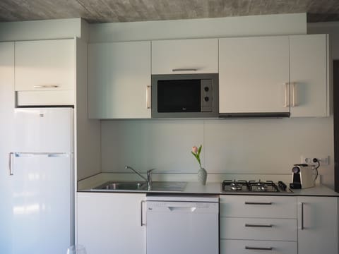 Bungalow, 3 Bedrooms (Quermany) | Private kitchen | Fridge, stovetop, cookware/dishes/utensils