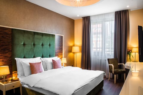 Superior Room | Hypo-allergenic bedding, minibar, in-room safe, individually decorated