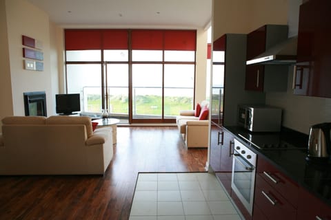 Duplex Apartment, 3 Bedrooms | In-room safe, individually decorated, individually furnished, desk