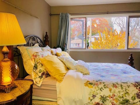 Family Suite, 2 Queen Beds, Non Smoking, Garden View, Private Bathroom | 1 bedroom, desk, iron/ironing board, free WiFi