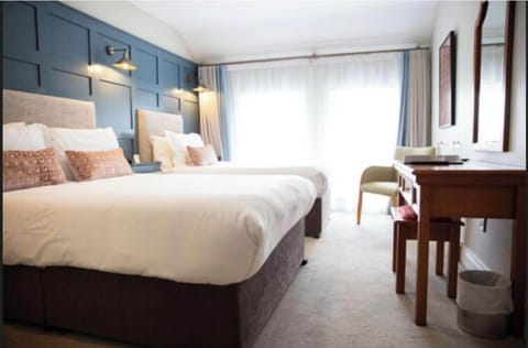 Twin Room - Double and Single Bed | Iron/ironing board, free WiFi, bed sheets, wheelchair access