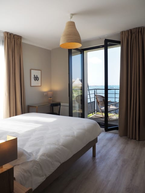 Classic Double Room, Non Smoking, Garden View | Premium bedding, soundproofing, bed sheets, wheelchair access