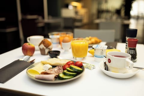 Daily buffet breakfast (EUR 15 per person)
