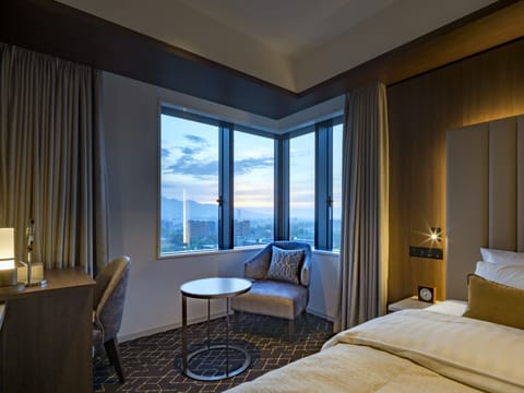 Premier King Bedroom, Non Smoking | View from room