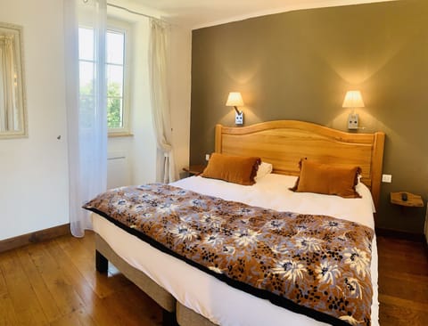 Double Room | In-room safe, soundproofing, iron/ironing board, rollaway beds