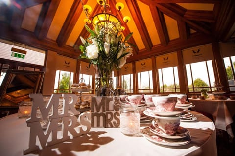 Lunch and dinner served, Irish cuisine