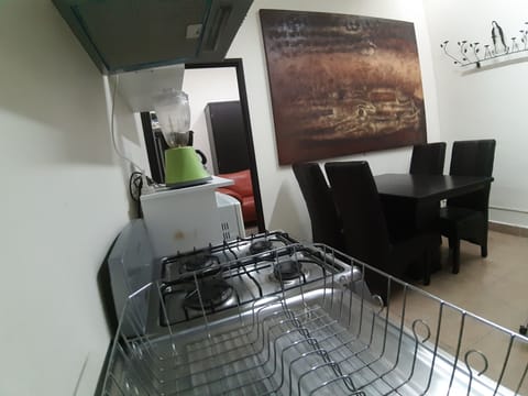 Executive Loft, 2 Bedrooms, Kitchenette, Ground Floor | Private kitchenette | Fridge, cookware/dishes/utensils